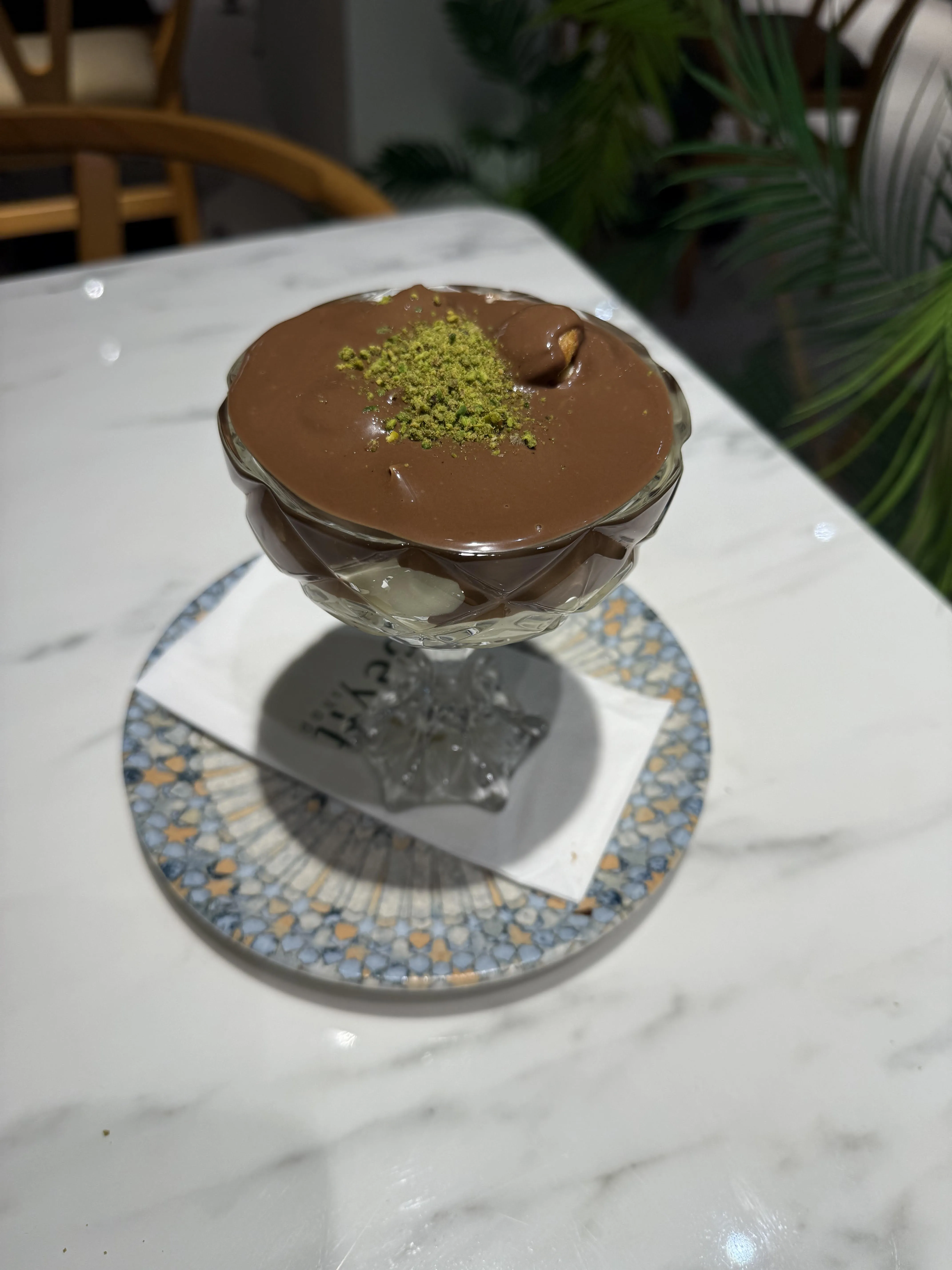 Belçika Çikolatalı Dökme Profiterol